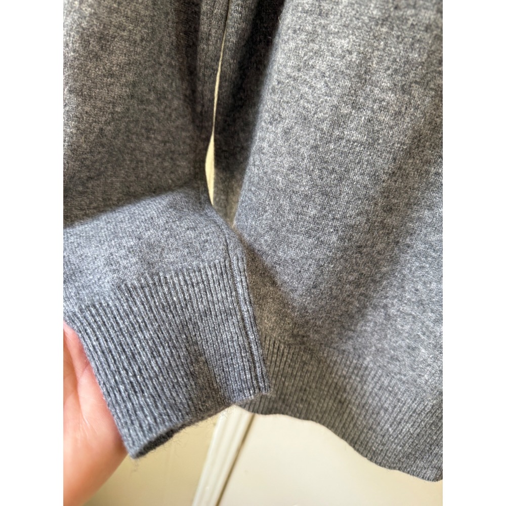 Neiman Marcus 100% Cashmere Sweater L Gray Turtleneck Quiet Luxury Classic - Picture 9 of 14